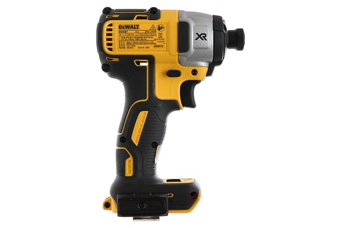 may-van-vit-dung-pin-dewalt-dcf887n-kr-20v-4-700x467